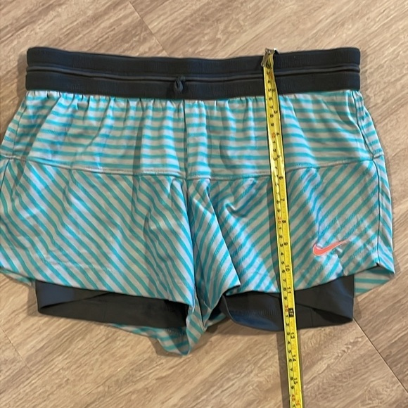 Nike Women’s Shorts Medium Dri Fit Green & Grey Layered Workout Running Stretch - Picture 10 of 13